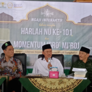 KH Makki Nasir saat menyampaikan tausiah saat Ngaji Interaktif di Unusida (Foto: Humas Unusida)